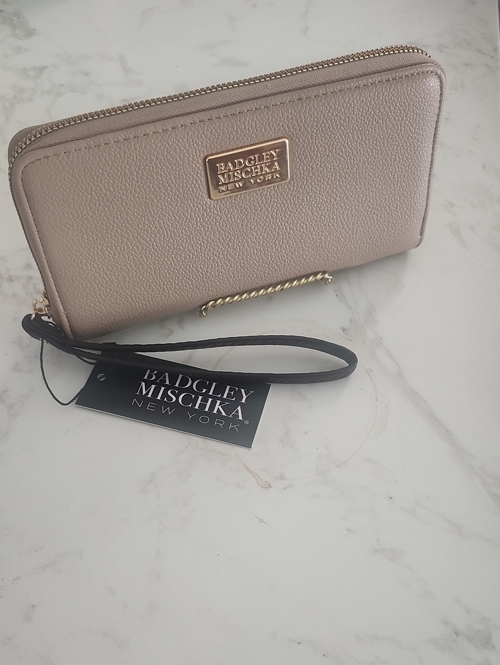Badgley Mischka Zip Around Wallet